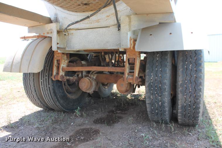 image for item DD4983 1985 Stainless Tank & Equipment vacuum tank trailer