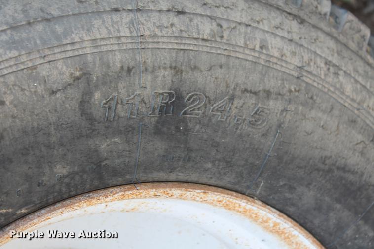 image for item DD4983 1985 Stainless Tank & Equipment vacuum tank trailer