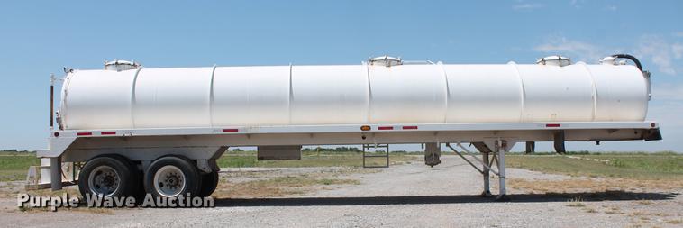 image for item DD4984 Menards 150BBL vacuum tank trailer
