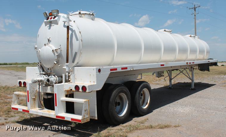 image for item DD4984 Menards 150BBL vacuum tank trailer