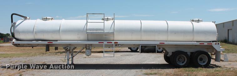 image for item DD4984 Menards 150BBL vacuum tank trailer