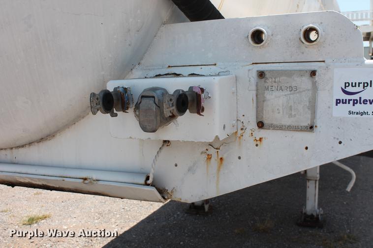 image for item DD4984 Menards 150BBL vacuum tank trailer