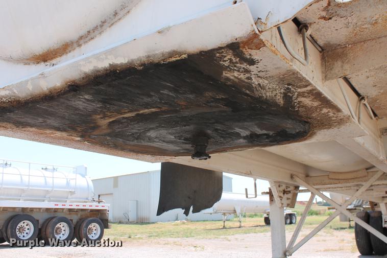 image for item DD4984 Menards 150BBL vacuum tank trailer