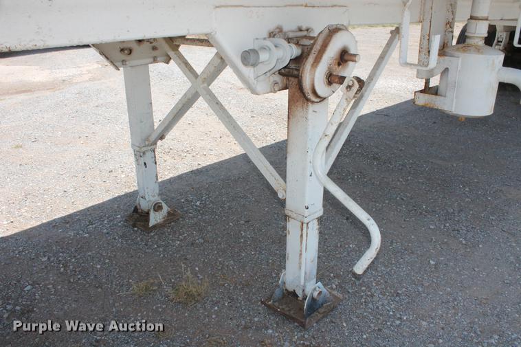 image for item DD4984 Menards 150BBL vacuum tank trailer