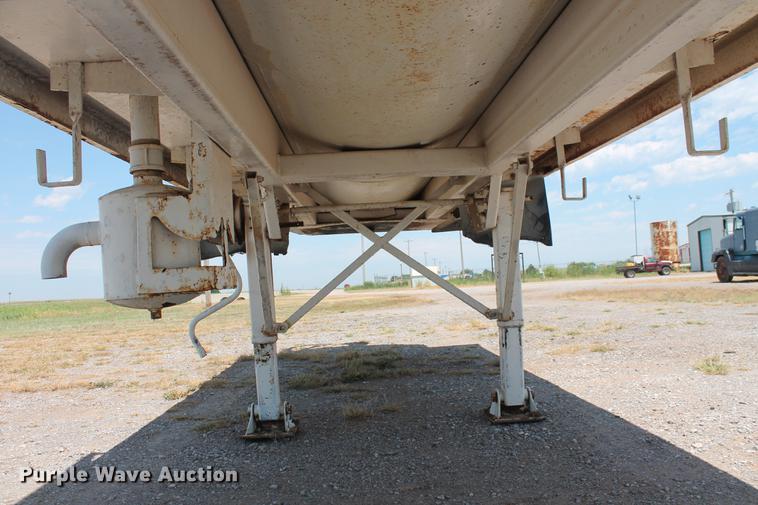 image for item DD4984 Menards 150BBL vacuum tank trailer