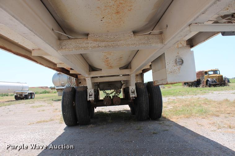 image for item DD4984 Menards 150BBL vacuum tank trailer