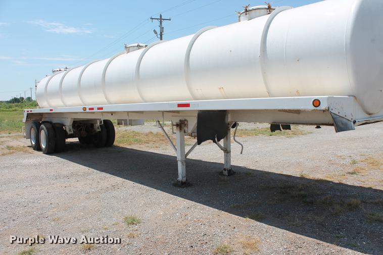 image for item DD4984 Menards 150BBL vacuum tank trailer