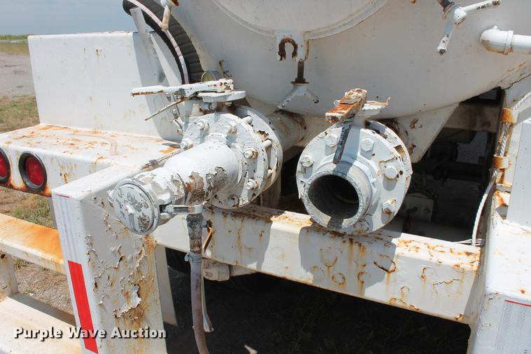 image for item DD4984 Menards 150BBL vacuum tank trailer