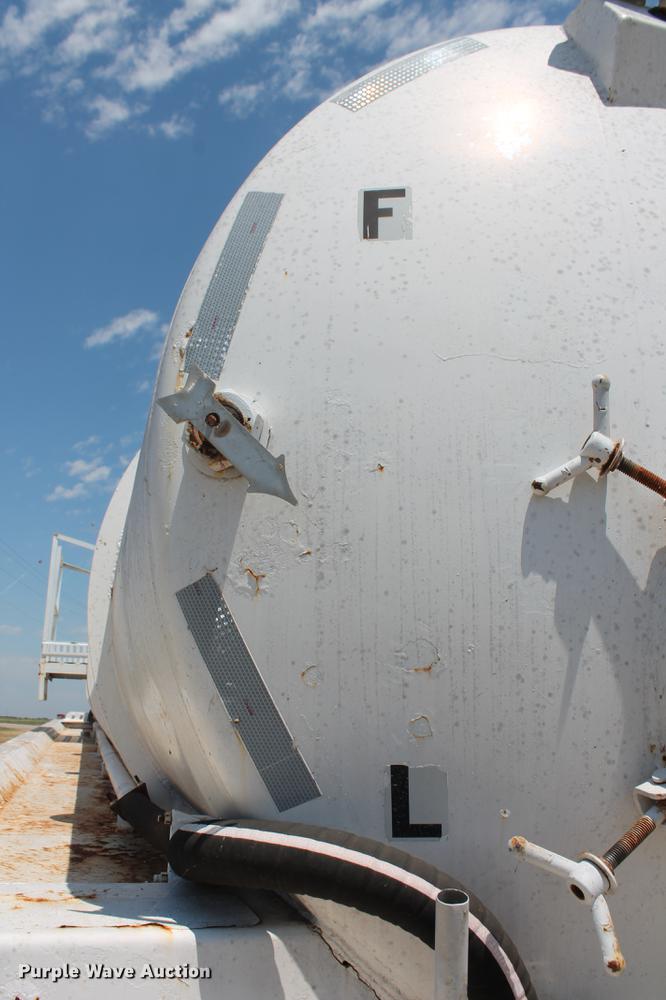 image for item DD4984 Menards 150BBL vacuum tank trailer