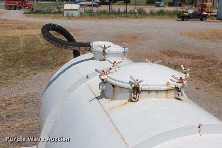 image for item DD4984 Menards 150BBL vacuum tank trailer