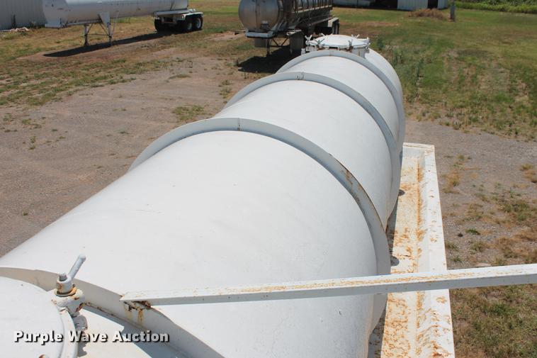 image for item DD4984 Menards 150BBL vacuum tank trailer