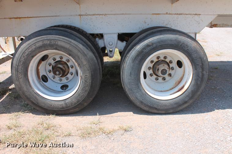 image for item DD4984 Menards 150BBL vacuum tank trailer