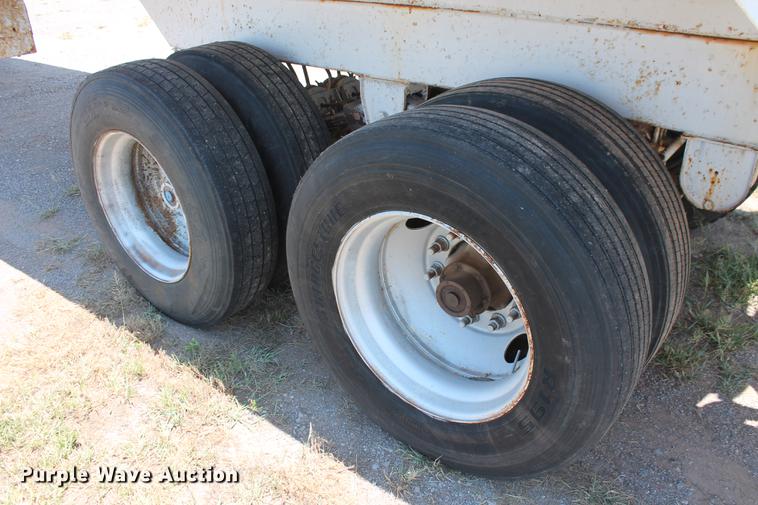 image for item DD4984 Menards 150BBL vacuum tank trailer