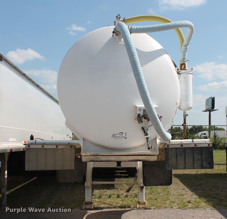 image for item DD4987 2014 Troxell 150BBL vacuum tank trailer