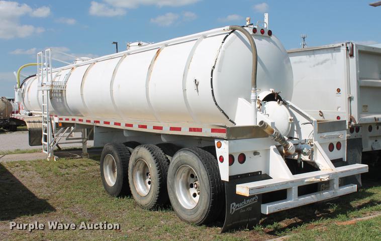 image for item DD4987 2014 Troxell 150BBL vacuum tank trailer