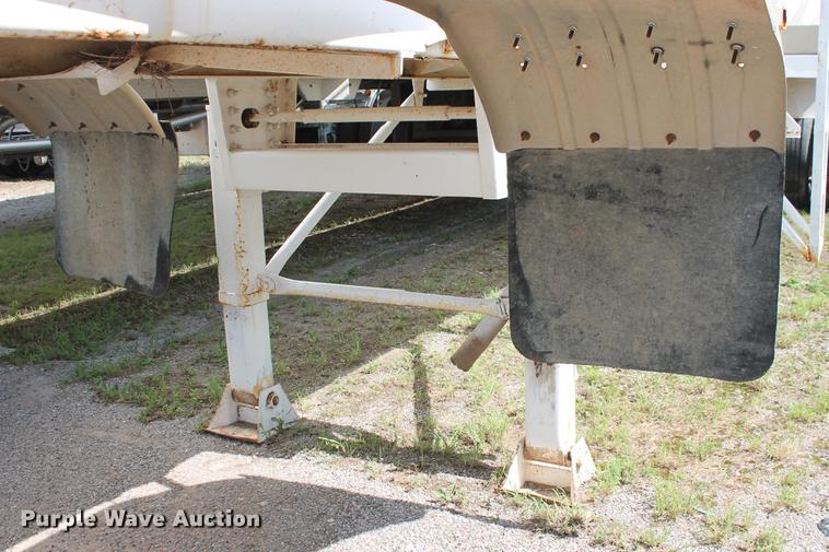 image for item DD4987 2014 Troxell 150BBL vacuum tank trailer