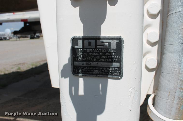 image for item DD4987 2014 Troxell 150BBL vacuum tank trailer