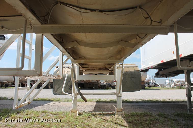 image for item DD4987 2014 Troxell 150BBL vacuum tank trailer