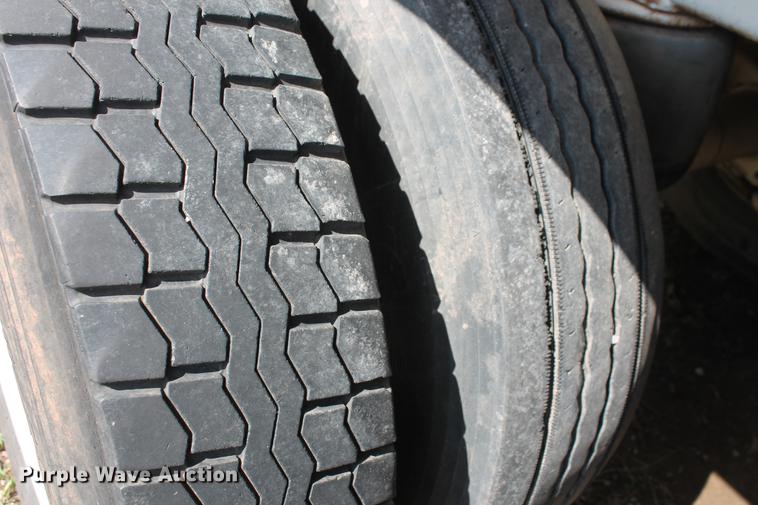 image for item DD4987 2014 Troxell 150BBL vacuum tank trailer