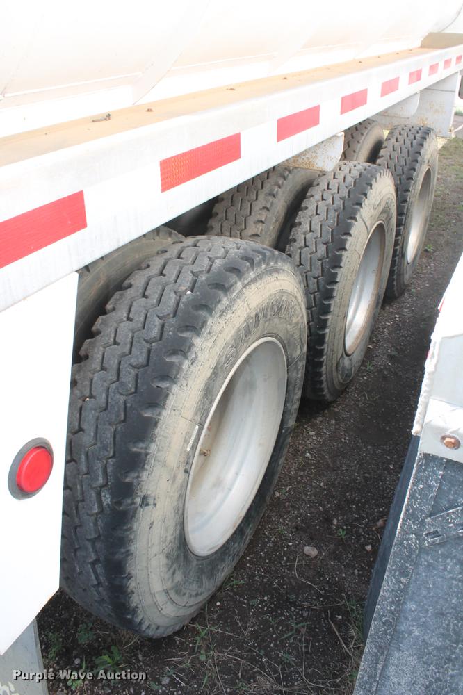 image for item DD4987 2014 Troxell 150BBL vacuum tank trailer