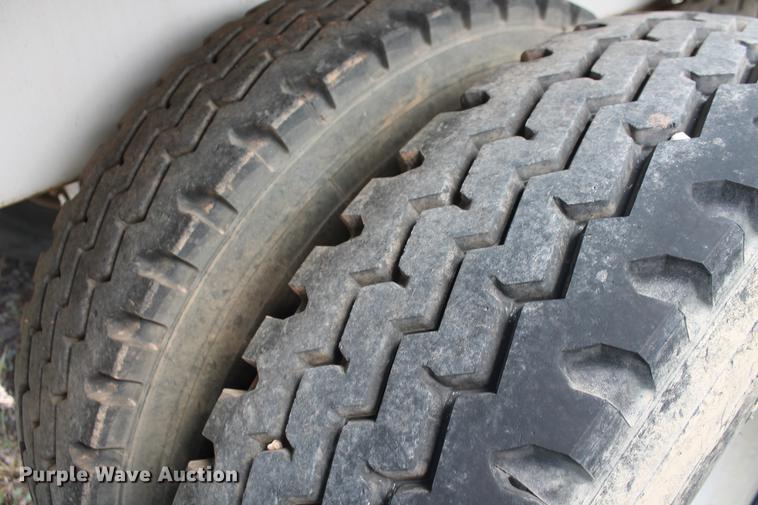 image for item DD4987 2014 Troxell 150BBL vacuum tank trailer