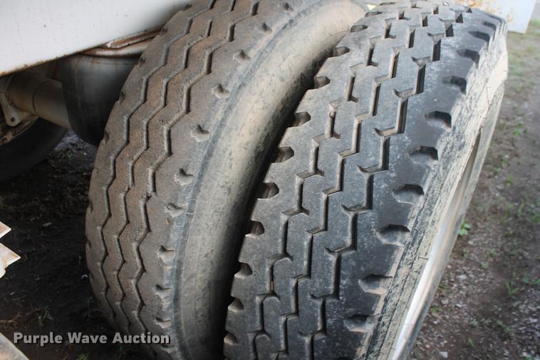 image for item DD4987 2014 Troxell 150BBL vacuum tank trailer