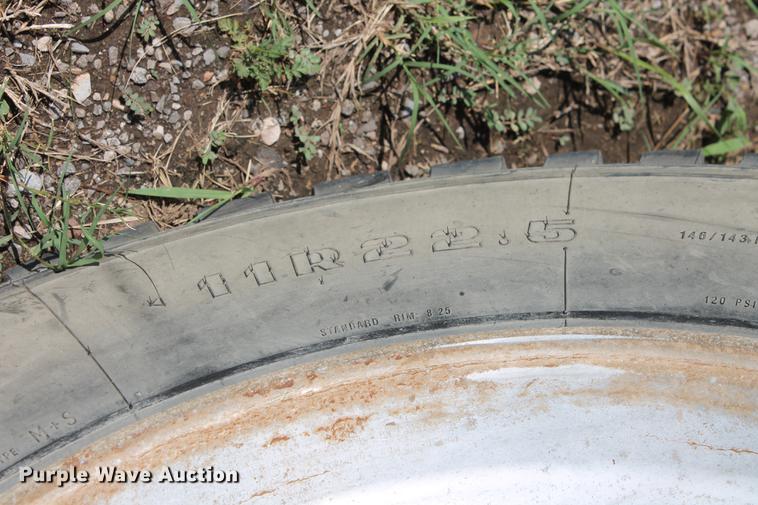 image for item DD4987 2014 Troxell 150BBL vacuum tank trailer