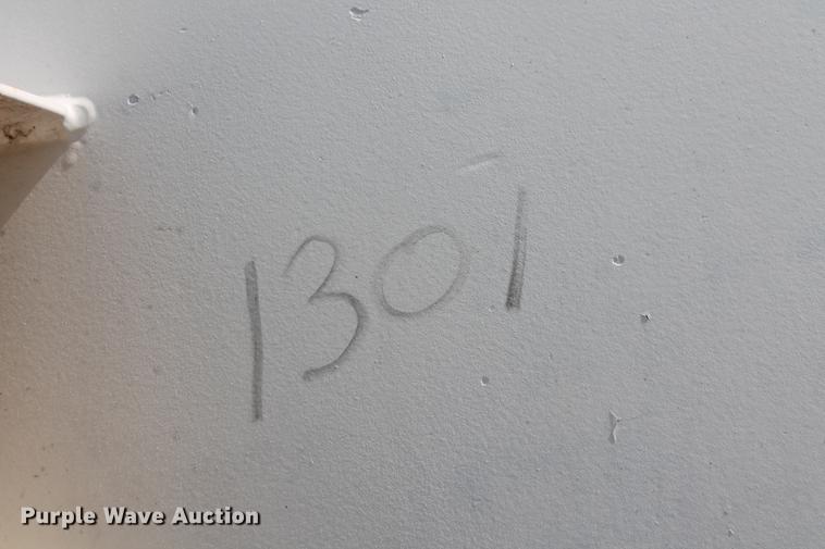 image for item DD4987 2014 Troxell 150BBL vacuum tank trailer