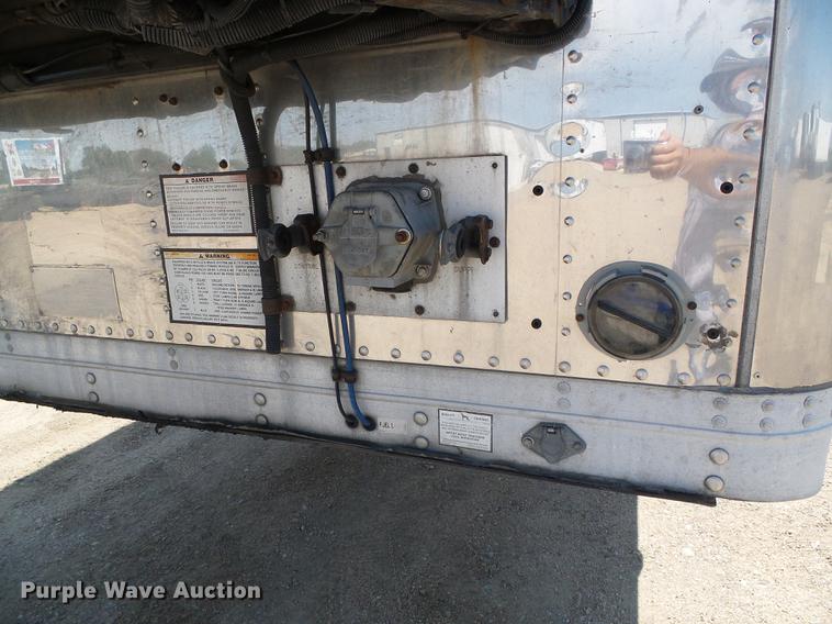 image for item DD5816 2005 Great Dane 7811TZ-1AP refrigerated van trailer