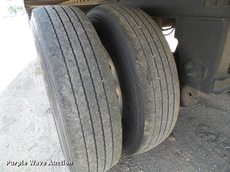 image for item DD5816 2005 Great Dane 7811TZ-1AP refrigerated van trailer