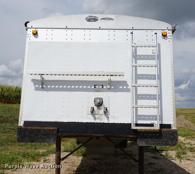 image for item DD7880 2006 Cornhusker 800ALSR Ultralight grain trailer
