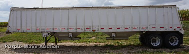 image for item DD7880 2006 Cornhusker 800ALSR Ultralight grain trailer