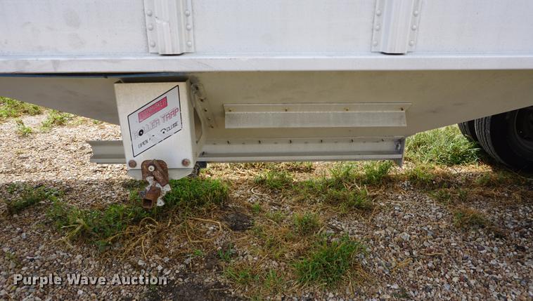 image for item DD7880 2006 Cornhusker 800ALSR Ultralight grain trailer