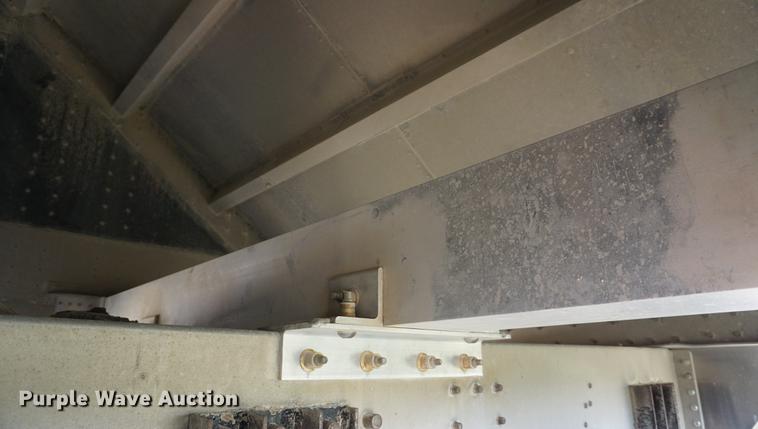 image for item DD7880 2006 Cornhusker 800ALSR Ultralight grain trailer