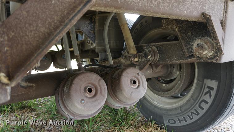 image for item DD7880 2006 Cornhusker 800ALSR Ultralight grain trailer