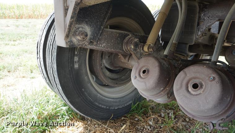 image for item DD7880 2006 Cornhusker 800ALSR Ultralight grain trailer