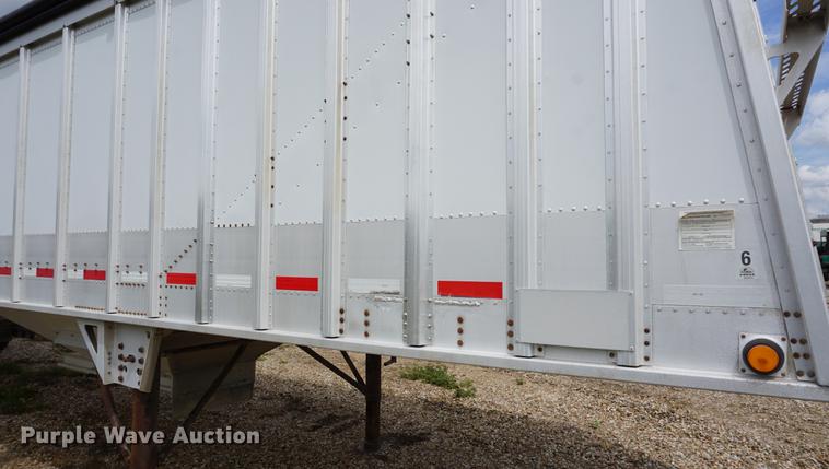 image for item DD7880 2006 Cornhusker 800ALSR Ultralight grain trailer