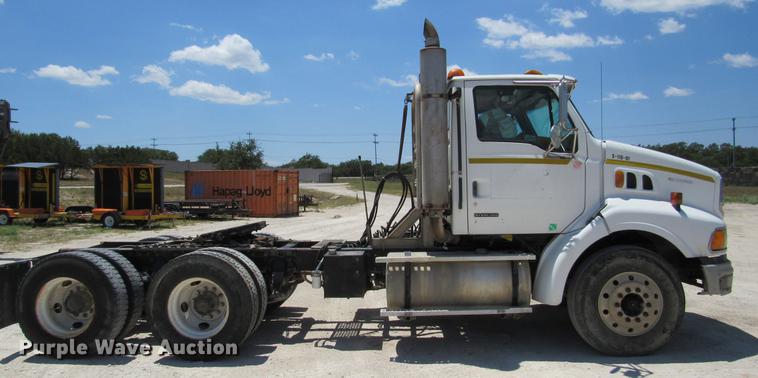 image for item DE0182 2001 Sterling Acterra semi truck