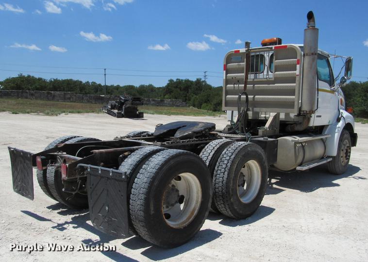 image for item DE0182 2001 Sterling Acterra semi truck