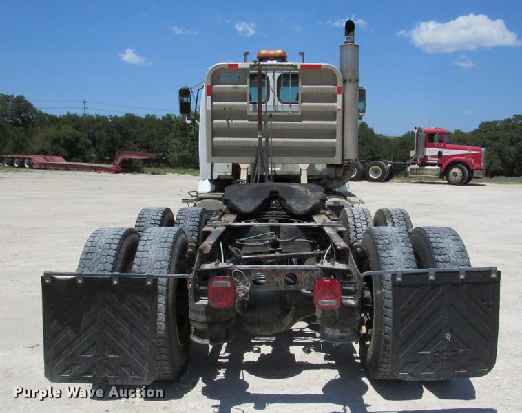 image for item DE0182 2001 Sterling Acterra semi truck