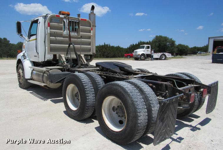 image for item DE0182 2001 Sterling Acterra semi truck