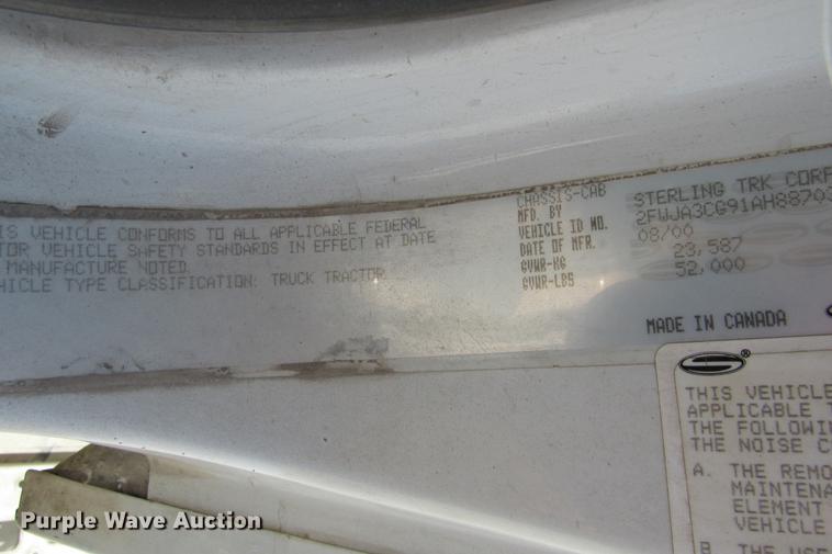 image for item DE0182 2001 Sterling Acterra semi truck