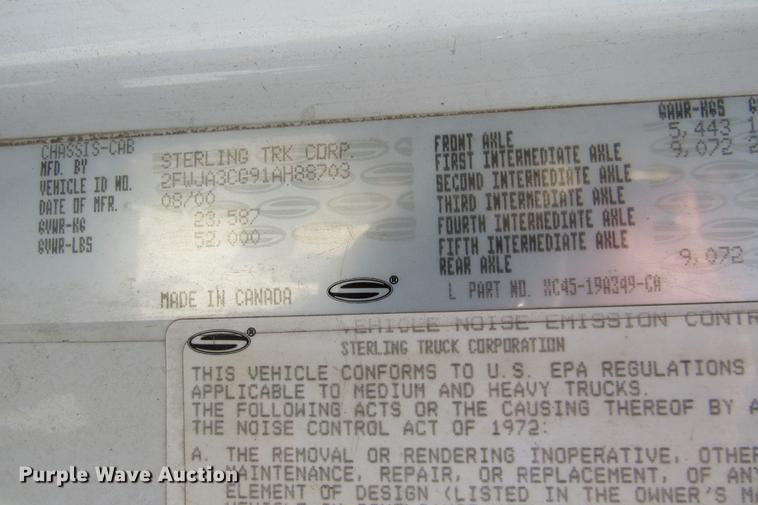 image for item DE0182 2001 Sterling Acterra semi truck