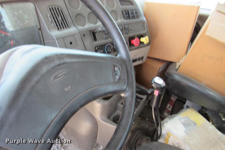 image for item DE0182 2001 Sterling Acterra semi truck