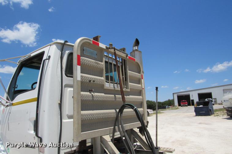 image for item DE0182 2001 Sterling Acterra semi truck