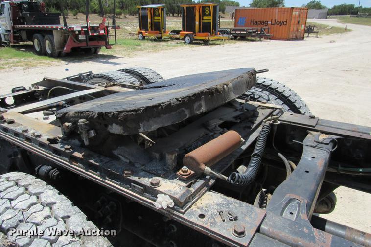 image for item DE0182 2001 Sterling Acterra semi truck