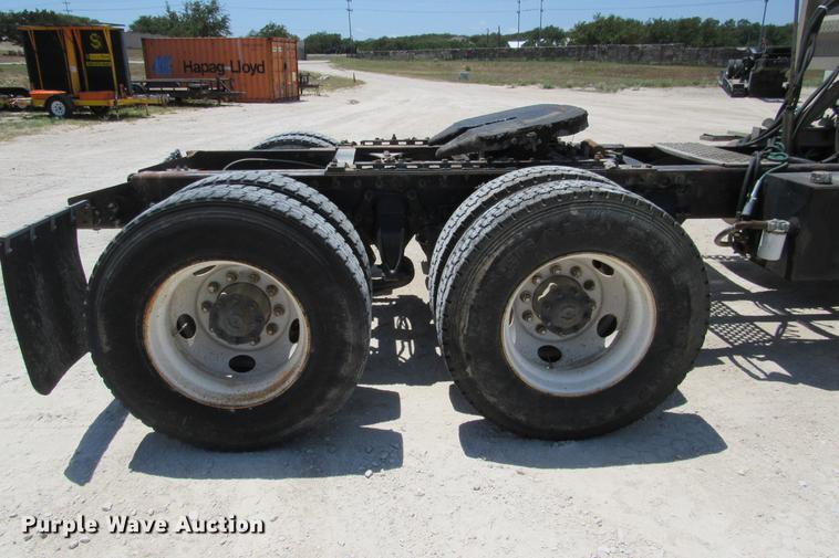 image for item DE0182 2001 Sterling Acterra semi truck