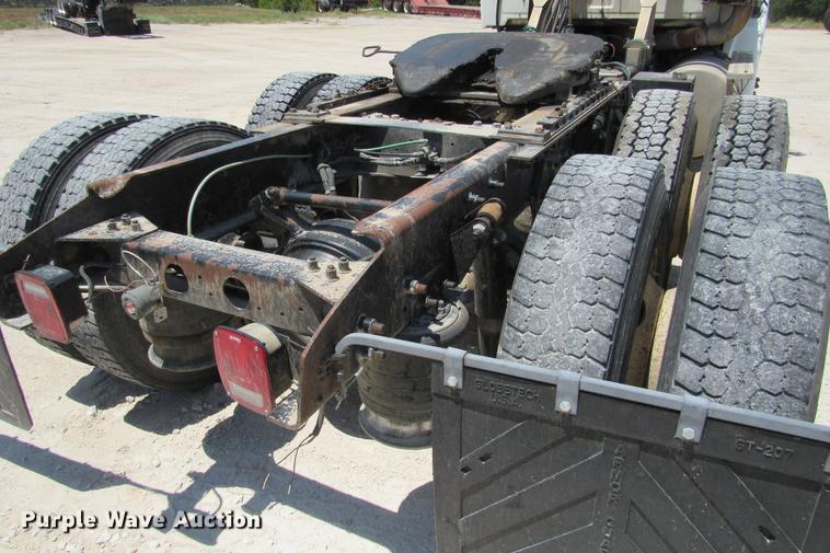 image for item DE0182 2001 Sterling Acterra semi truck