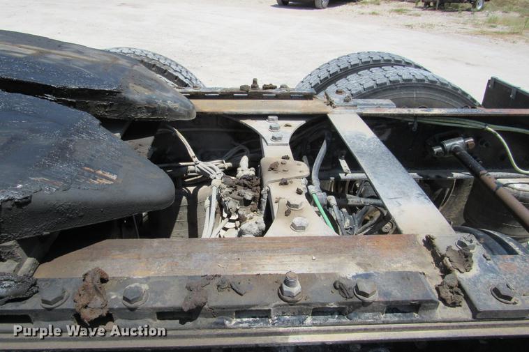 image for item DE0182 2001 Sterling Acterra semi truck