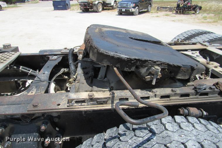 image for item DE0182 2001 Sterling Acterra semi truck